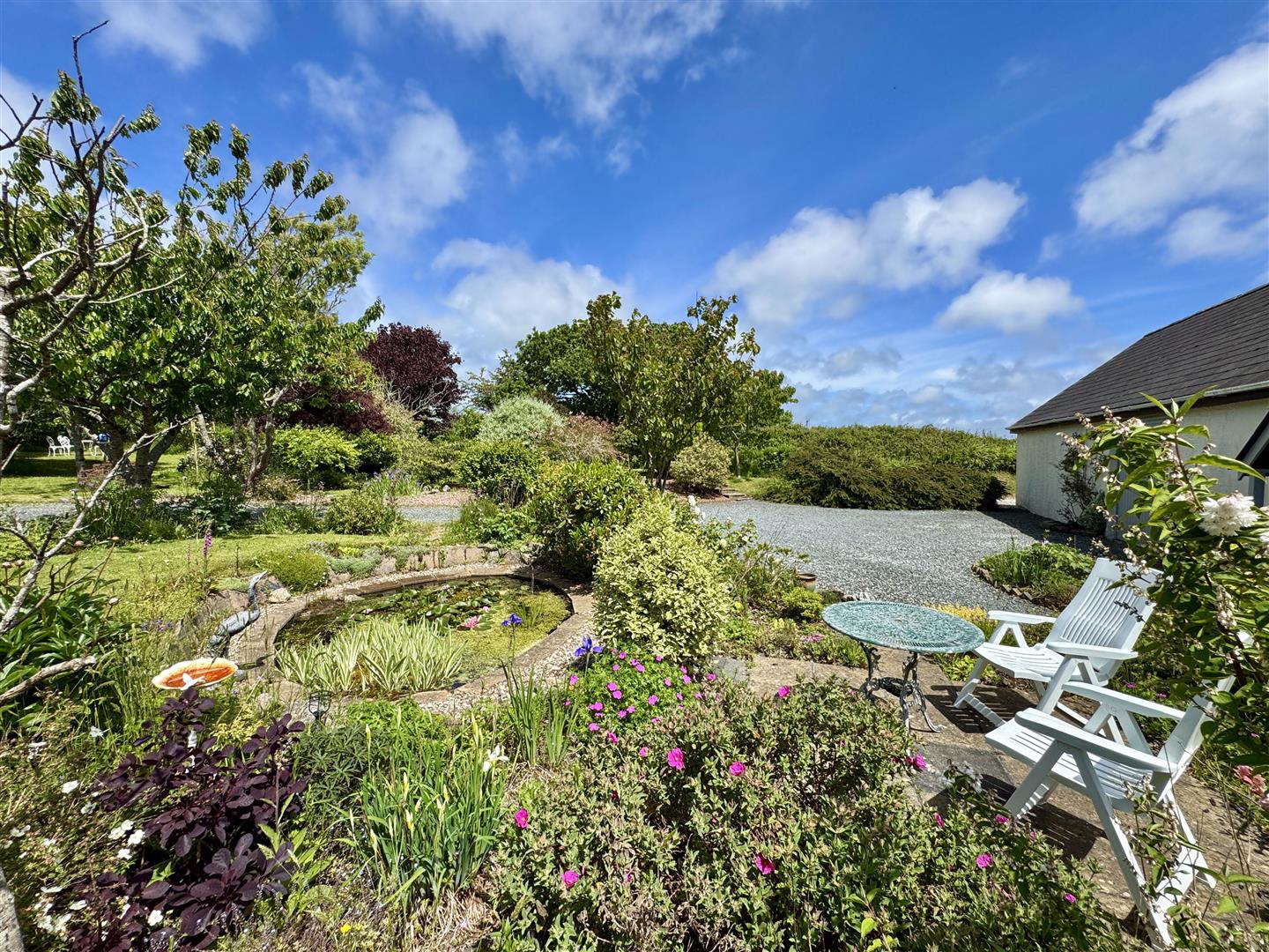Treskerby, Redruth